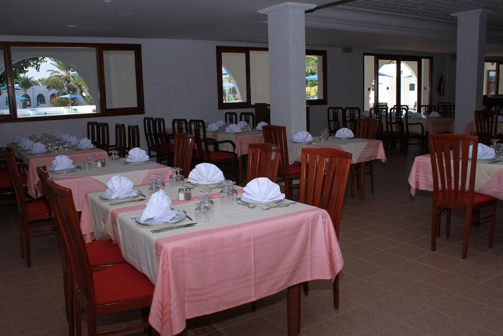 Le Grand Hotels Des Thermes Mezraia Kültér fotó