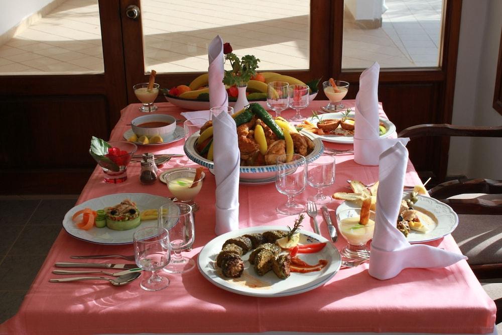 Le Grand Hotels Des Thermes Mezraia Kültér fotó